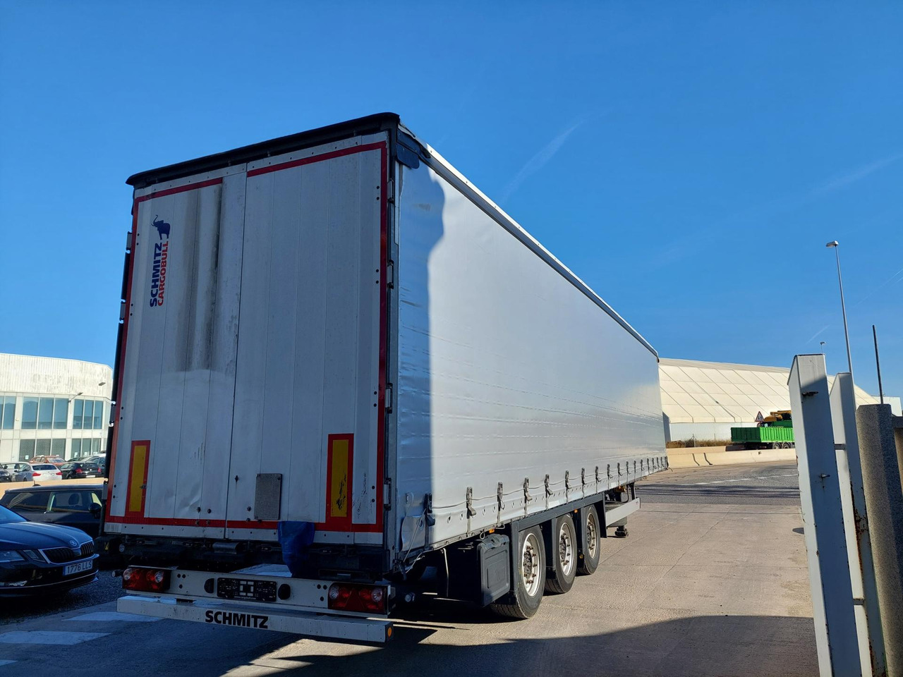 Schmitz Cargobull SCS24/L Varios - Тентованный полуприцеп: фото 3 Schmitz Cargobull SCS24/L Varios - Тентованный полуприцеп: фото 3