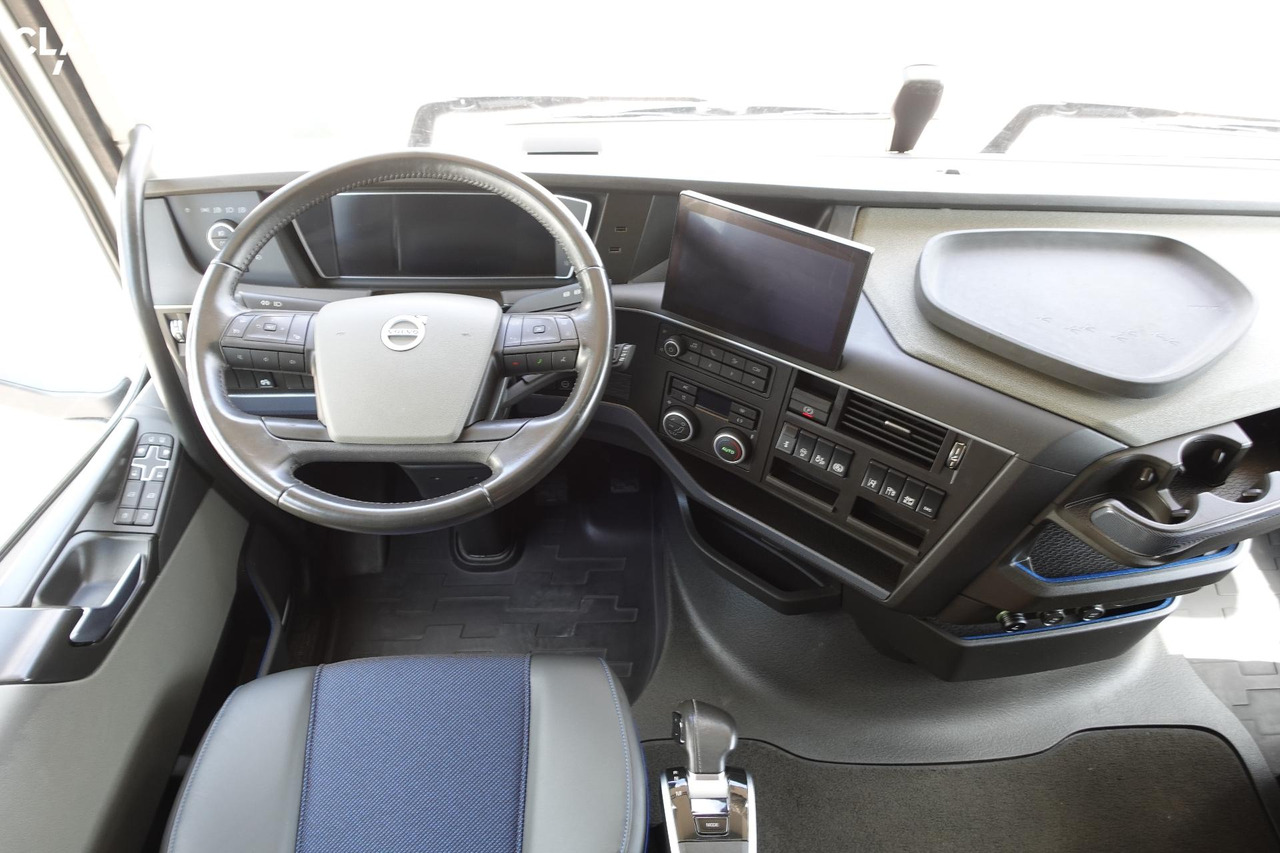 Фото интерьера 1: Тягач Volvo FH 460 Globetrotter XL i-Save