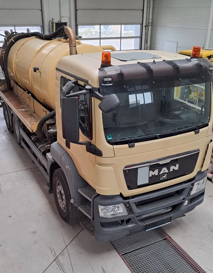 MAN MAN TGS 26.360/6X2/POJAZD KOMUNALNY Z WYWROTEM - Ассенизатор: фото 2 MAN MAN TGS 26.360/6X2/POJAZD KOMUNALNY Z WYWROTEM - Ассенизатор: фото 2