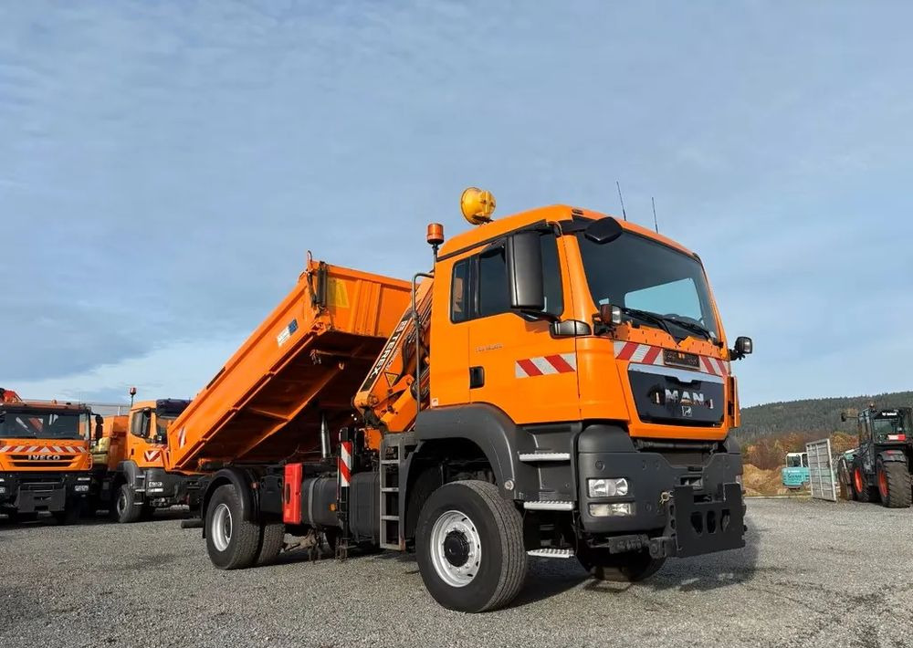 MAN TGS 18.320/ 4x4 / Euro4 /Wywrotka trójstronna Meiller +Kran Atlas TLC 82.2 +sterowanie radiowe – Przystosowany do pracy zimą — odśnieżanie, posypywanie, pług - Самосвал: фото 1 MAN TGS 18.320/ 4x4 / Euro4 /Wywrotka trójstronna Meiller +Kran Atlas TLC 82.2 +sterowanie radiowe – Przystosowany do pracy zimą — odśnieżanie, posypywanie, pług - Самосвал: фото 1