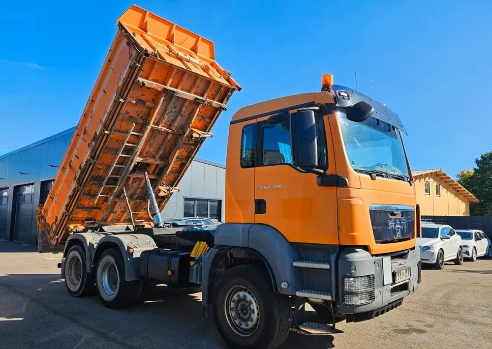 MAN TGS 26.480 6x4 WYWROTKA 3-STRONNA | AUTOMAT | EURO 5 | PRZEBIEG 310 000km! - Самосвал: фото 4 MAN TGS 26.480 6x4 WYWROTKA 3-STRONNA | AUTOMAT | EURO 5 | PRZEBIEG 310 000km! - Самосвал: фото 4