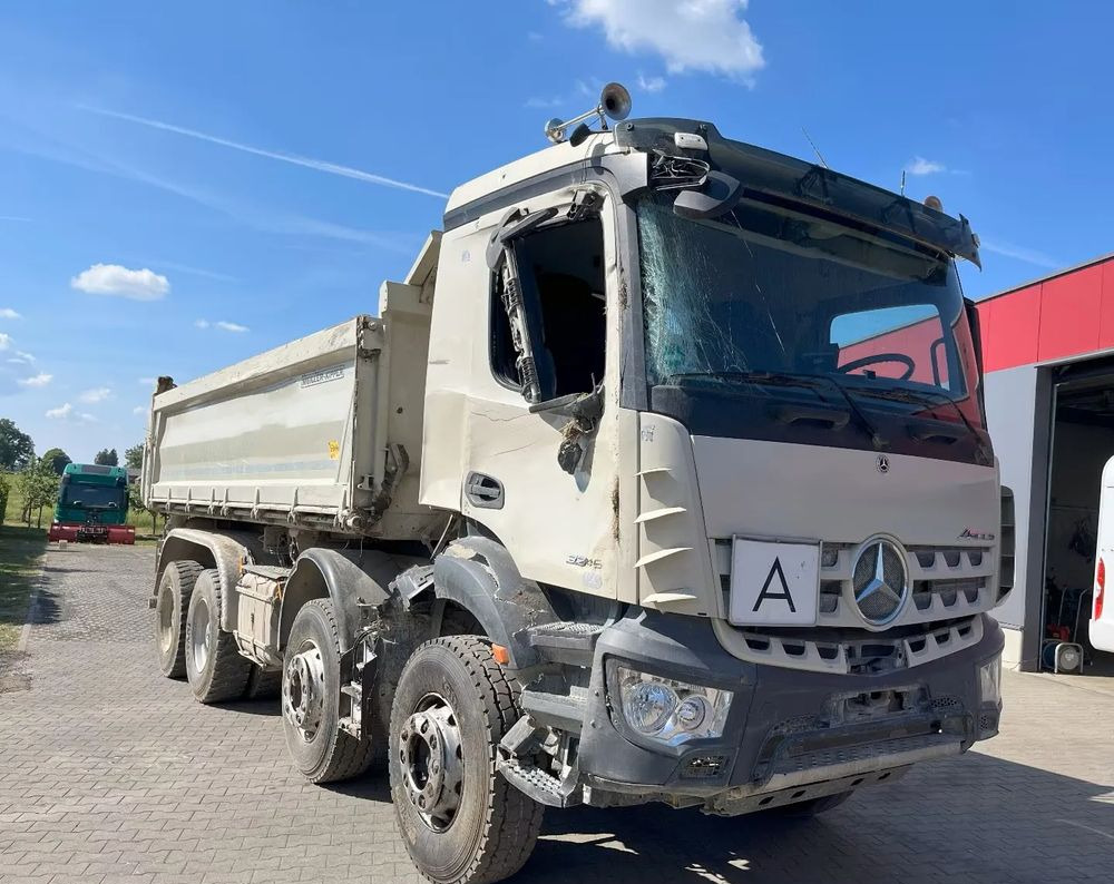 Mercedes-Benz Arocs 3246 / 8x4 / Trójstronna Wywrotka / Bordmatic / Euro 6 / Uszkodzony - Самосвал: фото 2 Mercedes-Benz Arocs 3246 / 8x4 / Trójstronna Wywrotka / Bordmatic / Euro 6 / Uszkodzony - Самосвал: фото 2