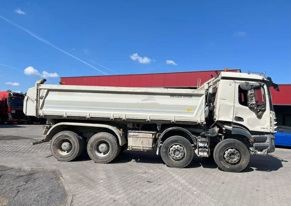 Mercedes-Benz Arocs 3246 / 8x4 / Trójstronna Wywrotka / Bordmatic / Euro 6 / Uszkodzony - Самосвал: фото 5 Mercedes-Benz Arocs 3246 / 8x4 / Trójstronna Wywrotka / Bordmatic / Euro 6 / Uszkodzony - Самосвал: фото 5