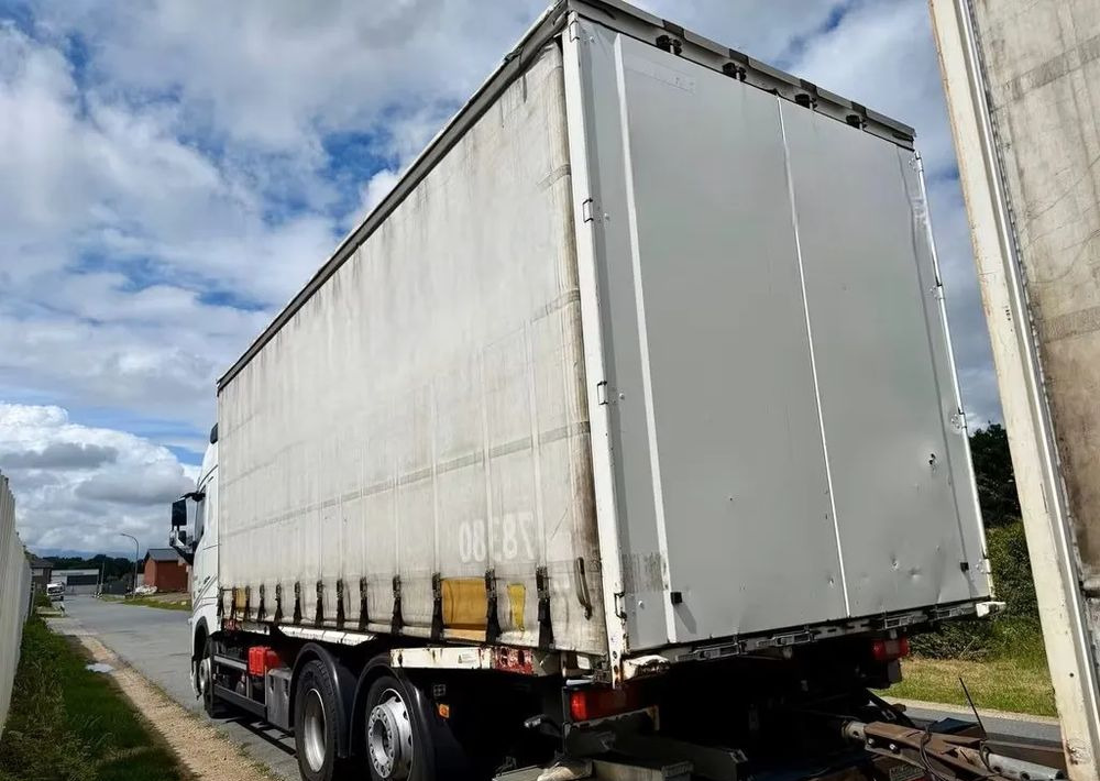 Volvo FH460 6x2 BDF | Hydrauliczna platforma załadunkowa | Ogrzewanie postojowe | Automatyczna skrzynia | Euro 6d - Тентованный грузовик: фото 5 Volvo FH460 6x2 BDF | Hydrauliczna platforma załadunkowa | Ogrzewanie postojowe | Automatyczna skrzynia | Euro 6d - Тентованный грузовик: фото 5