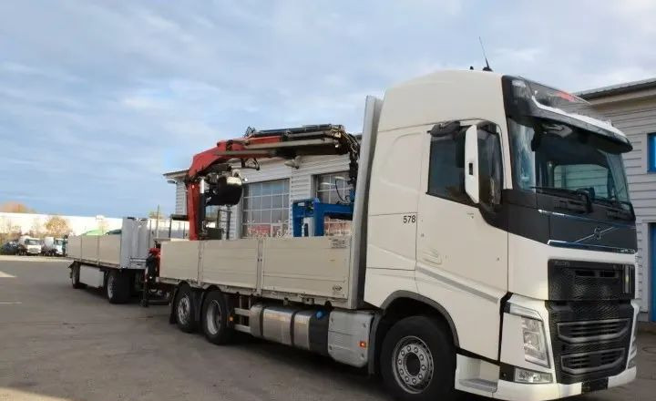 Volvo FH500 6x2 | Platforma z HDS Fassi F215A7 - Sterowanie radiowe | Euro 6 | Automatyczna skrzynia | 390 000 km - Грузовик бортовой/ Платформа, Автоманипулятор: фото 1 Volvo FH500 6x2 | Platforma z HDS Fassi F215A7 - Sterowanie radiowe | Euro 6 | Automatyczna skrzynia | 390 000 km - Грузовик бортовой/ Платформа, Автоманипулятор: фото 1