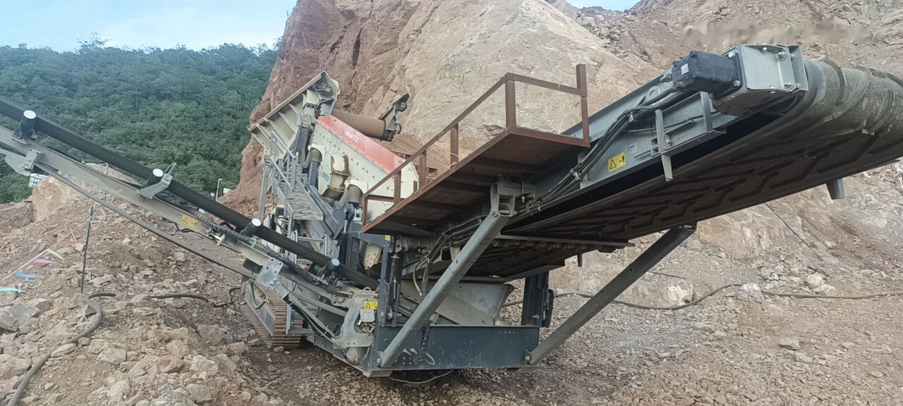 Metso LOKOTRACK ST2.8 VIBRATING SCREEN - Мобильная дробилка: фото 1 Metso LOKOTRACK ST2.8 VIBRATING SCREEN - Мобильная дробилка: фото 1
