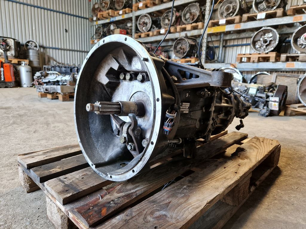 EATON / VICKERS Y 08389 - Коробка передач для Грузовиков: фото 1 EATON / VICKERS Y 08389 - Коробка передач для Грузовиков: фото 1