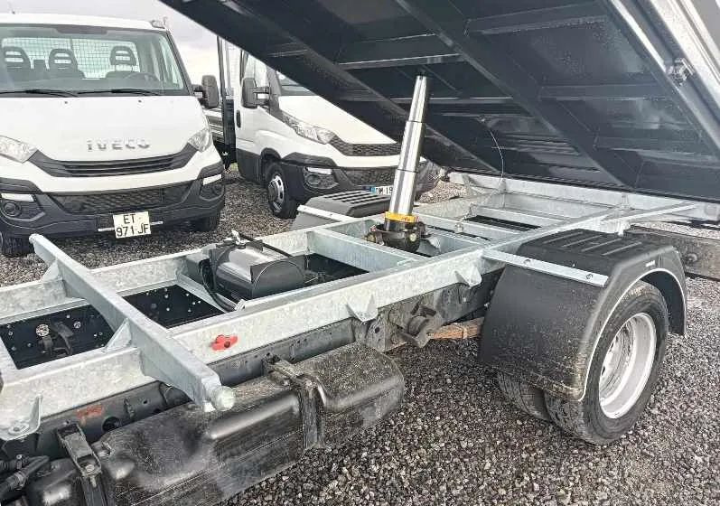 Iveco DAILY 35C13, 35C12, 35C15 - Малотоннажный самосвал: фото 3 Iveco DAILY 35C13, 35C12, 35C15 - Малотоннажный самосвал: фото 3