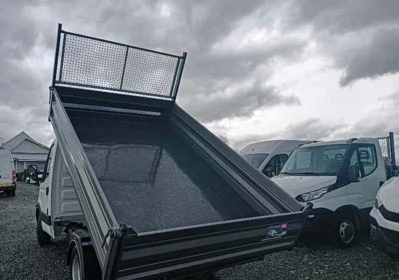 Iveco DAILY 35C13, 35C12, 35C15 - Малотоннажный самосвал: фото 5 Iveco DAILY 35C13, 35C12, 35C15 - Малотоннажный самосвал: фото 5