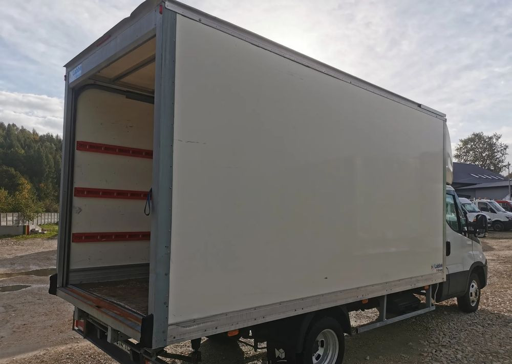 Iveco 3.0-150KM Daily 35C15 Kontener długi rama 35-150 kiper Klimatyzacja długi rozstaw - Фургон с закрытым кузовом: фото 5 Iveco 3.0-150KM Daily 35C15 Kontener długi rama 35-150 kiper Klimatyzacja długi rozstaw - Фургон с закрытым кузовом: фото 5