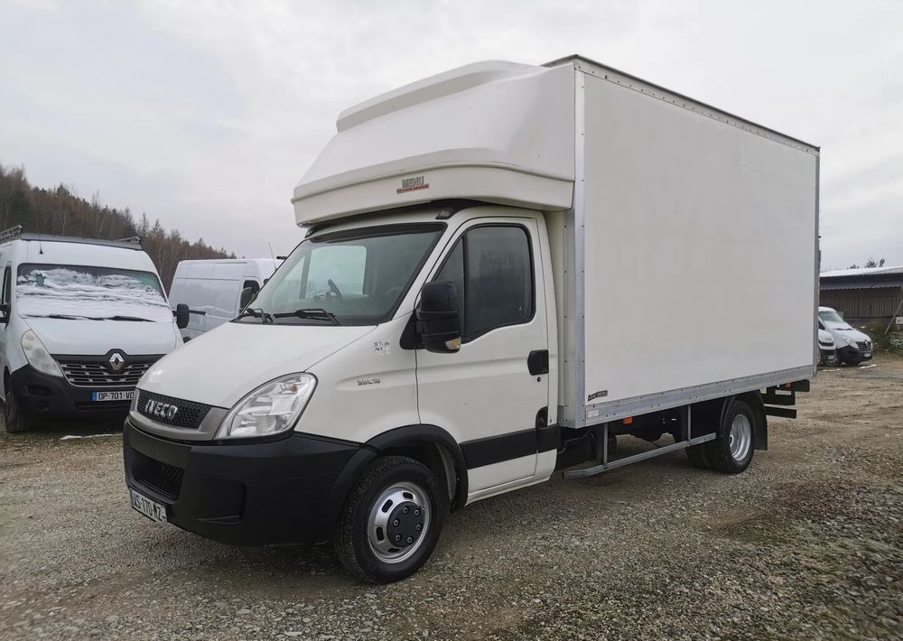 Iveco 3.0-150KM Daily 35C15 Kontener winda Dhollandia 750kg długi 35-150 Klimatyzacja długi rozstaw - Фургон с закрытым кузовом: фото 2 Iveco 3.0-150KM Daily 35C15 Kontener winda Dhollandia 750kg długi 35-150 Klimatyzacja długi rozstaw - Фургон с закрытым кузовом: фото 2