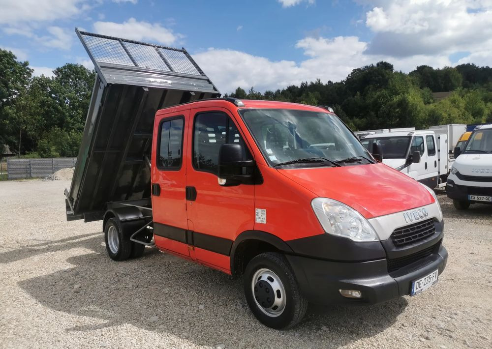 Iveco Daily 35C13 Brygadówka wywrotka Klimatyzacja Dubel hak kiper doka 35C13 - Малотоннажный самосвал: фото 1 Iveco Daily 35C13 Brygadówka wywrotka Klimatyzacja Dubel hak kiper doka 35C13 - Малотоннажный самосвал: фото 1