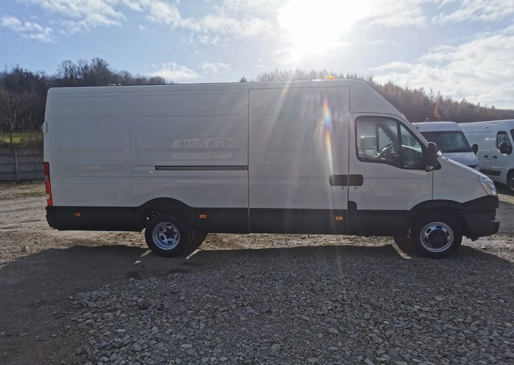 Iveco Daily 35C15 blaszak 3.0-150KM blizniak L3H3 długi Hak - Цельнометаллический фургон: фото 4 Iveco Daily 35C15 blaszak 3.0-150KM blizniak L3H3 długi Hak - Цельнометаллический фургон: фото 4