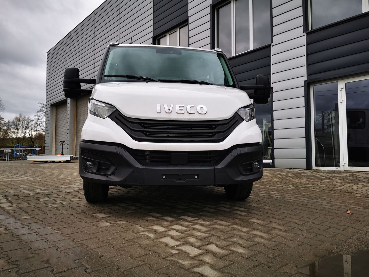 IVECO Daily 180KM r. oś 4100 - Малотоннажный бортовой грузовик: фото 3 IVECO Daily 180KM r. oś 4100 - Малотоннажный бортовой грузовик: фото 3