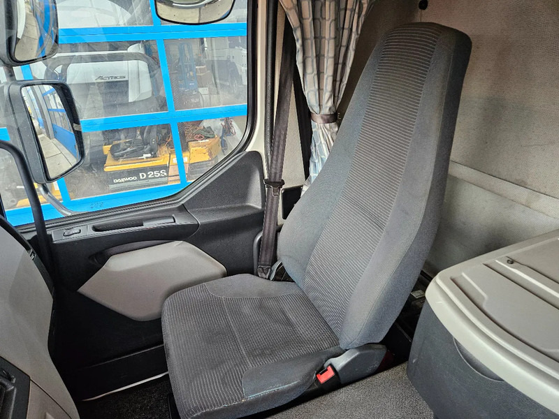 Грузовик с закрытым кузовом Volvo FL 260 Euro 5 Tail lift Apk 5-2026: фото 16