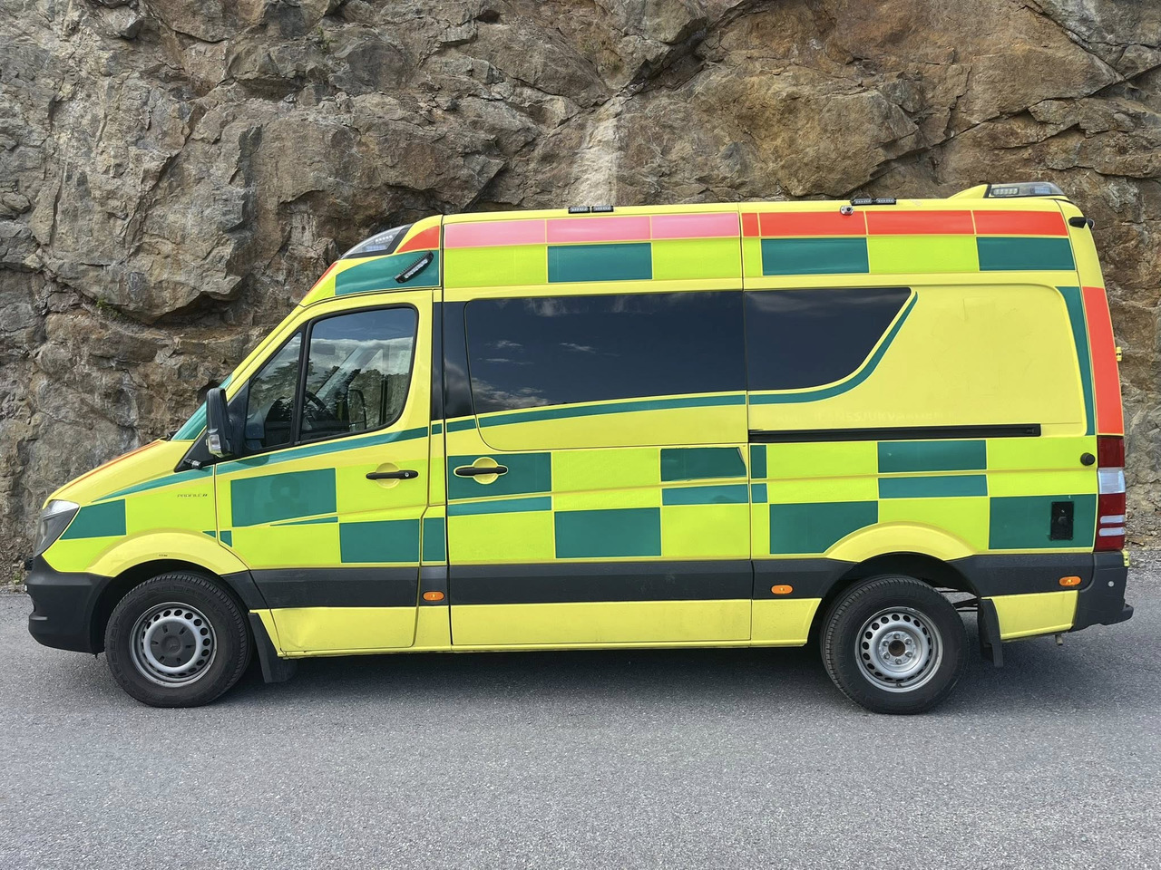 Mercedes-Benz Sprinter 319 - AMBULANCE - RESERVERAD !! - Машина скорой помощи: фото 5 Mercedes-Benz Sprinter 319 - AMBULANCE - RESERVERAD !! - Машина скорой помощи: фото 5