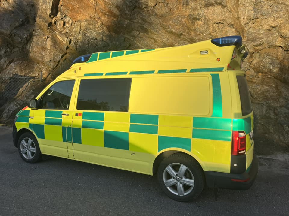 Volkswagen T6 4motions - AMBULANCE / Швидка допомога / Shvydka dopomoha - Машина скорой помощи: фото 3 Volkswagen T6 4motions - AMBULANCE / Швидка допомога / Shvydka dopomoha - Машина скорой помощи: фото 3