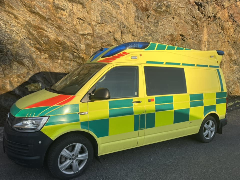 Volkswagen T6 4motions - AMBULANCE / Швидка допомога / Shvydka dopomoha - Машина скорой помощи: фото 2 Volkswagen T6 4motions - AMBULANCE / Швидка допомога / Shvydka dopomoha - Машина скорой помощи: фото 2