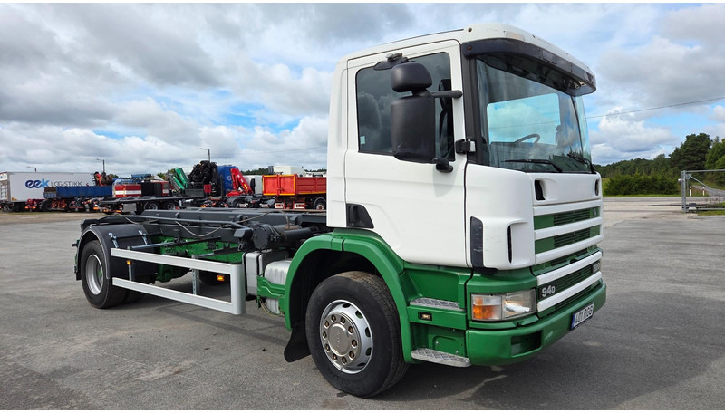 Scania P94 4X2 220 - Тросовый мультилифт: фото 2 Scania P94 4X2 220 - Тросовый мультилифт: фото 2