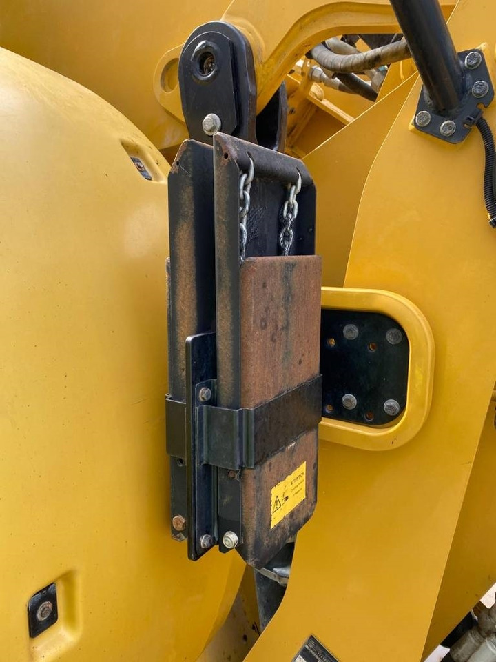 Колёсный погрузчик CAT 938 M (Bucket + Forks): фото 28 Колёсный погрузчик CAT 938 M (Bucket + Forks): фото 28