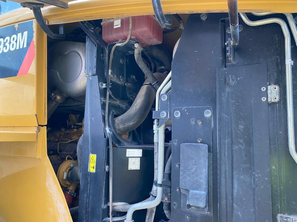 Колёсный погрузчик CAT 938 M (Bucket + Forks): фото 19 Колёсный погрузчик CAT 938 M (Bucket + Forks): фото 19