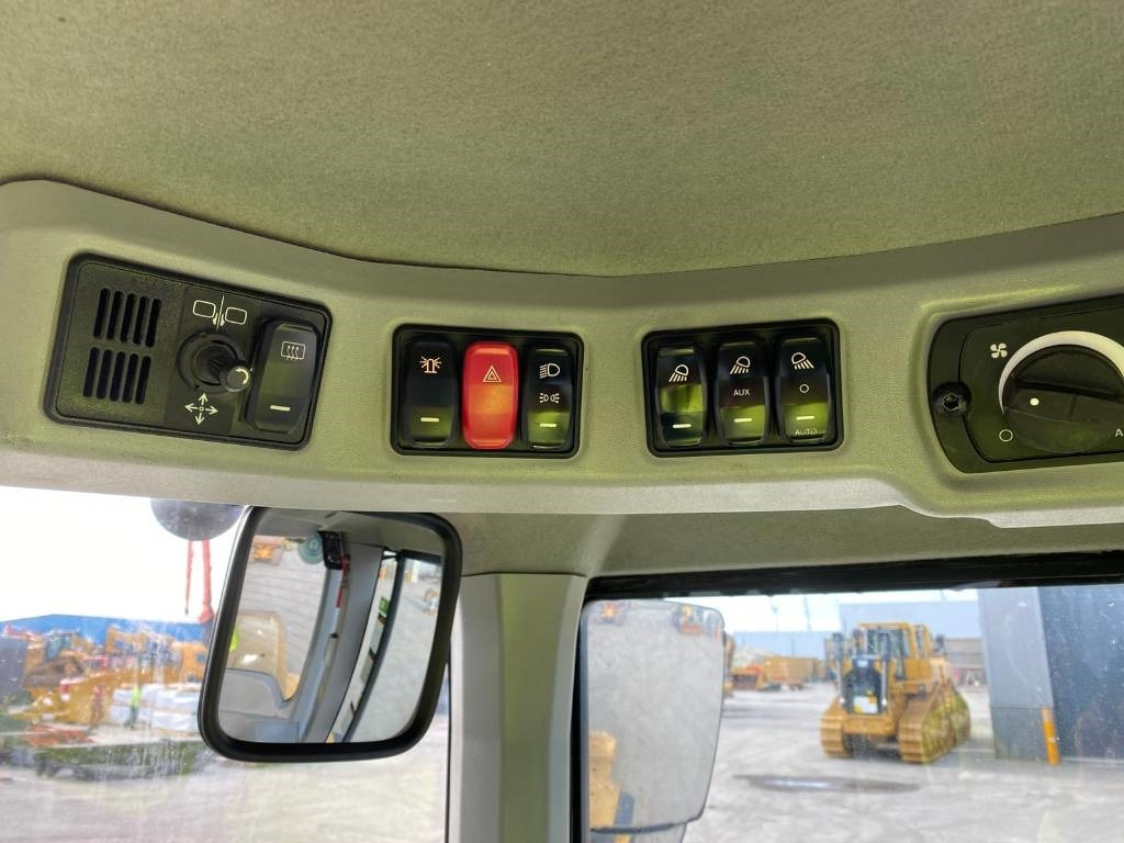 Колёсный погрузчик CAT 938 M (Bucket + Forks): фото 15 Колёсный погрузчик CAT 938 M (Bucket + Forks): фото 15