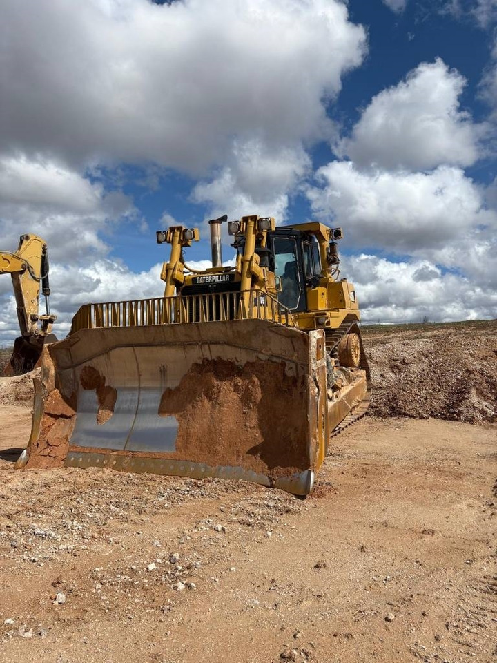 CAT D 9 T (CE Certified / New Undercarriage) - Бульдозер: фото 4 CAT D 9 T (CE Certified / New Undercarriage) - Бульдозер: фото 4