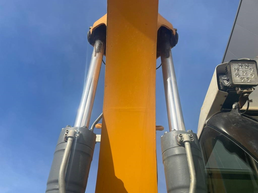 Гусеничный экскаватор Liebherr R 926 LC: фото 23