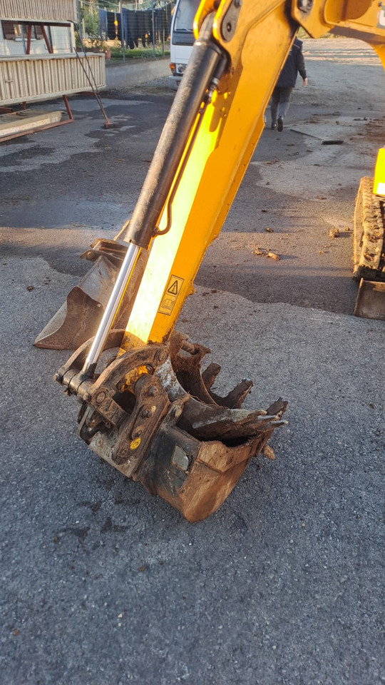 JCB 18 Z 1 - Мини-экскаватор: фото 4 JCB 18 Z 1 - Мини-экскаватор: фото 4