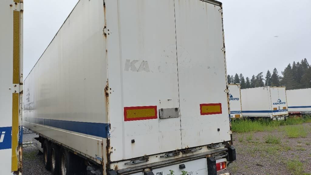 Krone Umpiputki, vahvalla katolla - Полуприцеп-фургон: фото 2 Krone Umpiputki, vahvalla katolla - Полуприцеп-фургон: фото 2