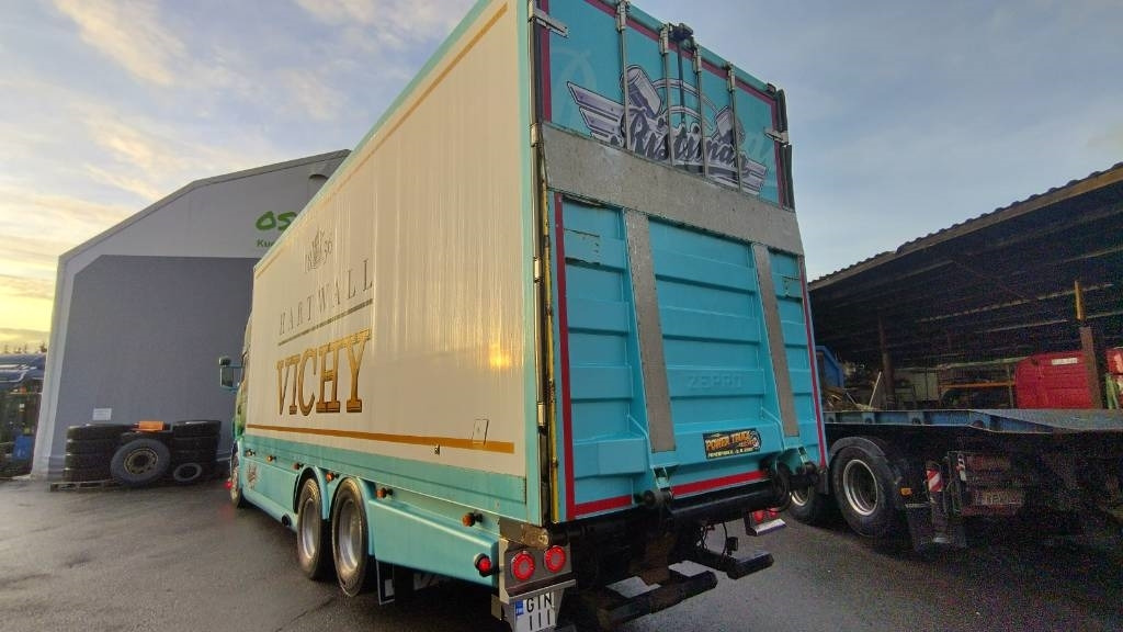 Scania R560 6x2 8,35m umpikori +pl-nostin - Грузовик с закрытым кузовом: фото 4 Scania R560 6x2 8,35m umpikori +pl-nostin - Грузовик с закрытым кузовом: фото 4