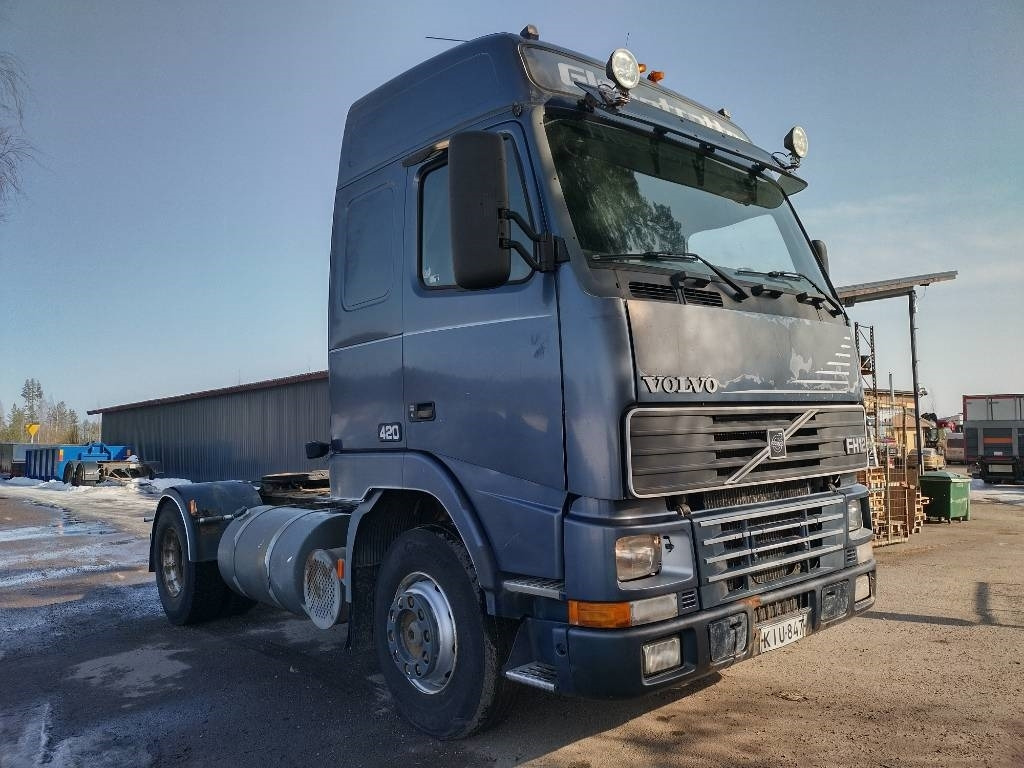 Volvo FH12 kanttilamppu veturi - Тягач: фото 2 Volvo FH12 kanttilamppu veturi - Тягач: фото 2