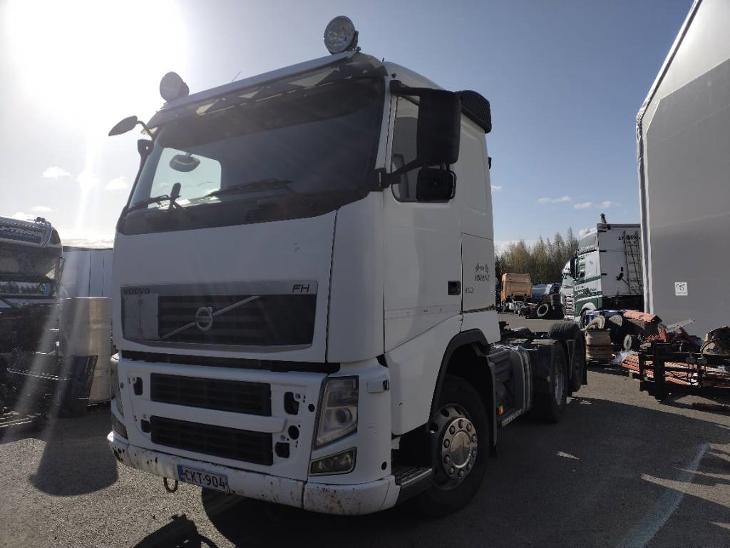 Volvo FH460 6x2 veturi kääntyvä teli - Тягач: фото 2 Volvo FH460 6x2 veturi kääntyvä teli - Тягач: фото 2