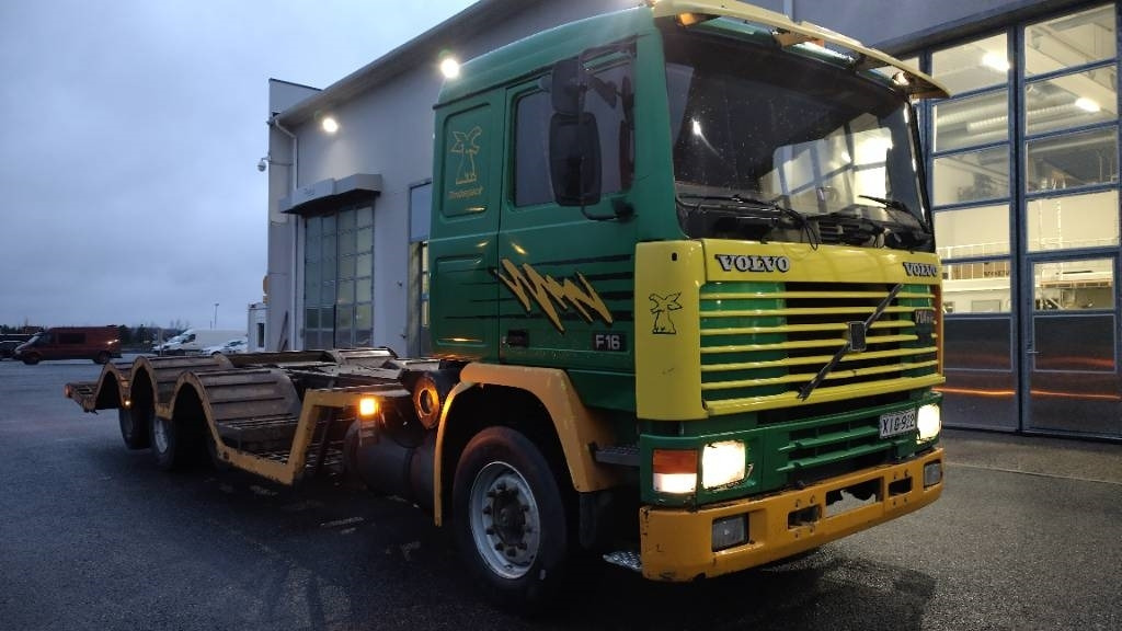 Volvo F16 8x2 metsäkone ritilä, rautajouset,hydr.perä - Лесовоз: фото 2 Volvo F16 8x2 metsäkone ritilä, rautajouset,hydr.perä - Лесовоз: фото 2