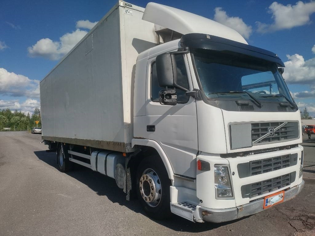 Volvo FM9 4x2 8,40m pitkä kylkiaukeava kori - Грузовик с закрытым кузовом: фото 2 Volvo FM9 4x2 8,40m pitkä kylkiaukeava kori - Грузовик с закрытым кузовом: фото 2