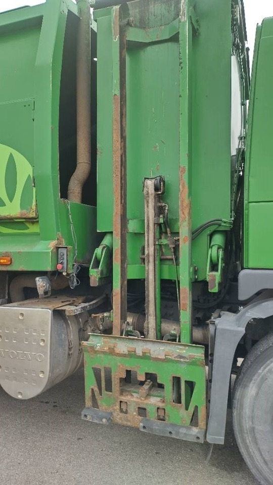 Volvo FM9 6x2 pakkaaja +nostin +etukippo - Мусоровоз: фото 3 Volvo FM9 6x2 pakkaaja +nostin +etukippo - Мусоровоз: фото 3