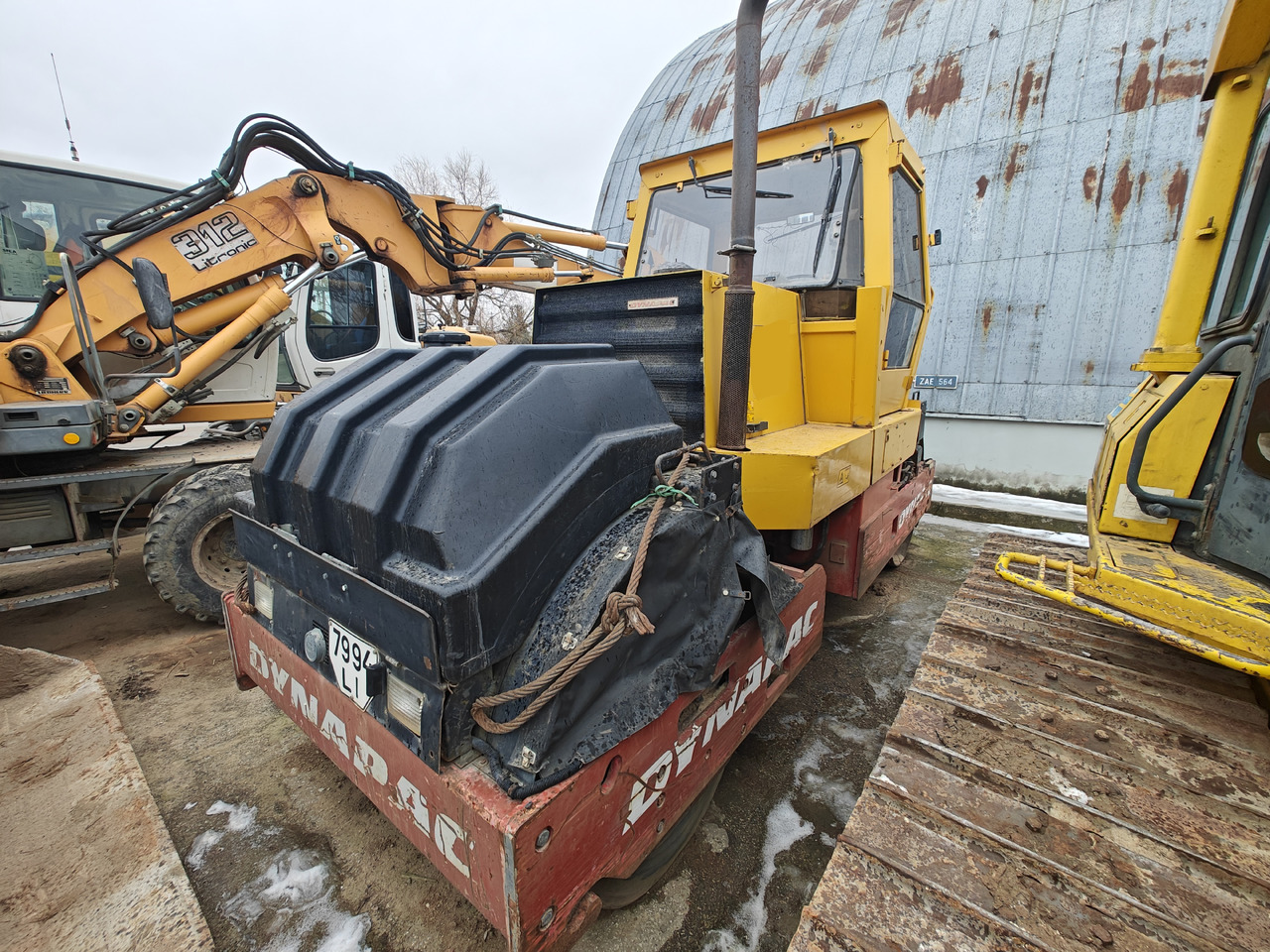 DYNAPAC CC421 - Дорожный каток: фото 1 DYNAPAC CC421 - Дорожный каток: фото 1