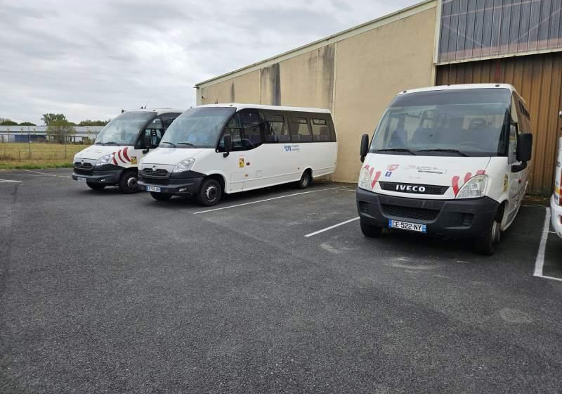 Irisbus WING / 34 MIEJSCA/ KLIMA DLA KIEROWCY/ 3 SZTUKI - Микроавтобус, Пассажирский фургон: фото 1 Irisbus WING / 34 MIEJSCA/ KLIMA DLA KIEROWCY/ 3 SZTUKI - Микроавтобус, Пассажирский фургон: фото 1