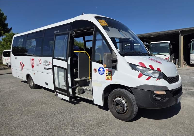 Iveco ROSERO FIRST / SPROWADZONE / 35 MIEJSC - Микроавтобус, Пассажирский фургон: фото 1 Iveco ROSERO FIRST / SPROWADZONE / 35 MIEJSC - Микроавтобус, Пассажирский фургон: фото 1