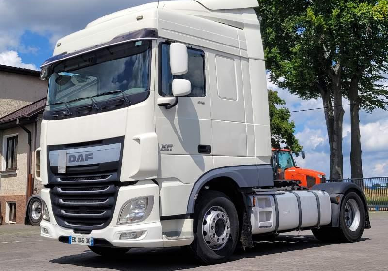 DAF XF510 SPACE CAB / SPROWADZONY / MANUAL / RETARDER - Тягач: фото 1 DAF XF510 SPACE CAB / SPROWADZONY / MANUAL / RETARDER - Тягач: фото 1