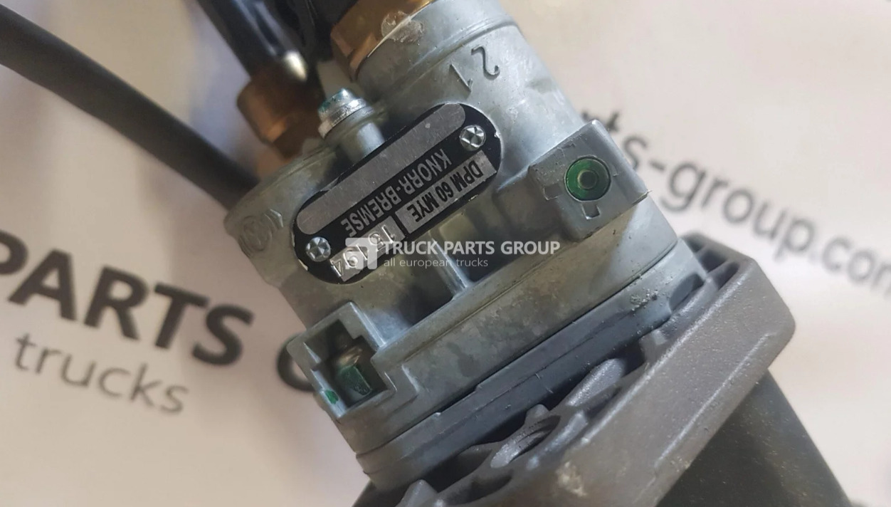 IVECO IVECO STRALIS EURO6 hand brake valve 15194, 7420532931, 7421051046, 20532931, 21051046, 2.62019, 6.15051, 35419, 35271, 06.020.4007.051, 095.291, 095/95, 11660, 1226728, 1362-2919010, 143.220-00A, 2.6 - Детали тормозной системы для Грузовиков: фото 2 IVECO IVECO STRALIS EURO6 hand brake valve 15194, 7420532931, 7421051046, 20532931, 21051046, 2.62019, 6.15051, 35419, 35271, 06.020.4007.051, 095.291, 095/95, 11660, 1226728, 1362-2919010, 143.220-00A, 2.6 - Детали тормозной системы для Грузовиков: фото 2