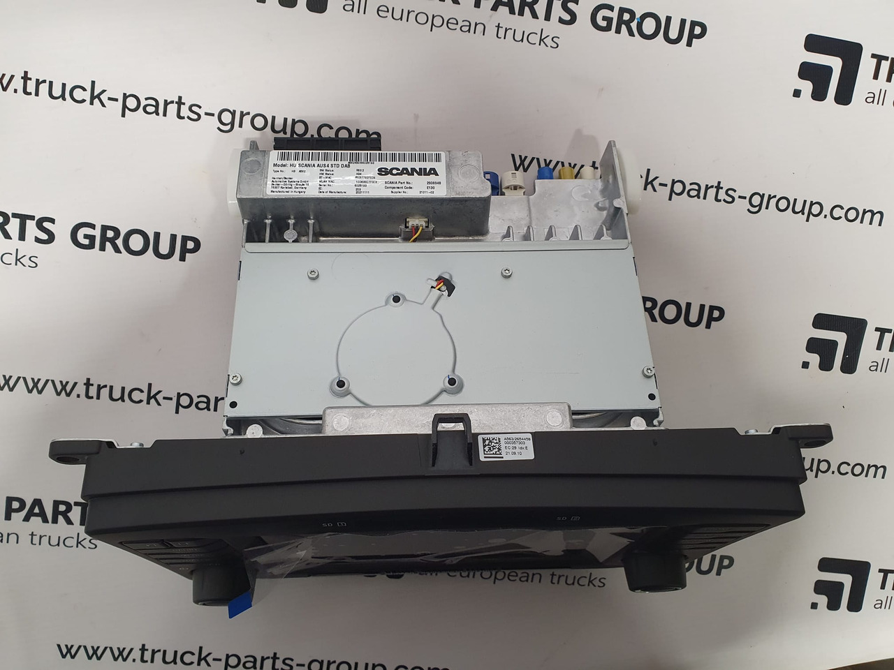 Scania T, P, G, R, L series EURO6, EURO 6 emission standard series multimedia navigation system HU scania AUS4 STD DAB, NAVI system, Harman / Becker 2594720, 2735760, 2635711, 2783088, infotainment sy - Система навигации для Грузовиков: фото 3 Scania T, P, G, R, L series EURO6, EURO 6 emission standard series multimedia navigation system HU scania AUS4 STD DAB, NAVI system, Harman / Becker 2594720, 2735760, 2635711, 2783088, infotainment sy - Система навигации для Грузовиков: фото 3