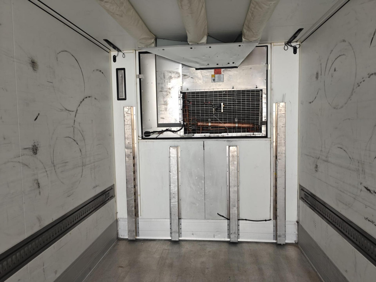 2018 Schmitz Cargobull SKO FP 45 ThermoKing SLXi 300 - Полуприцеп-рефрижератор: фото 3 2018 Schmitz Cargobull SKO FP 45 ThermoKing SLXi 300 - Полуприцеп-рефрижератор: фото 3