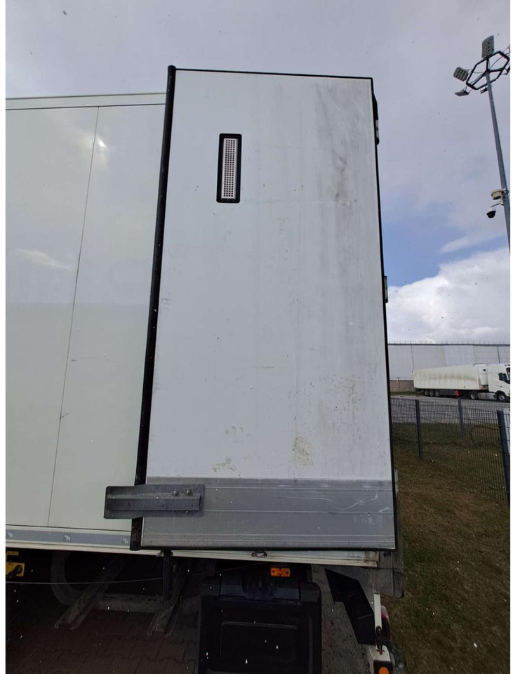 2019/2020 Schmitz Cargobull SKO FP 60 ThermoKing SLXi 300 - Полуприцеп-рефрижератор: фото 3 2019/2020 Schmitz Cargobull SKO FP 60 ThermoKing SLXi 300 - Полуприцеп-рефрижератор: фото 3