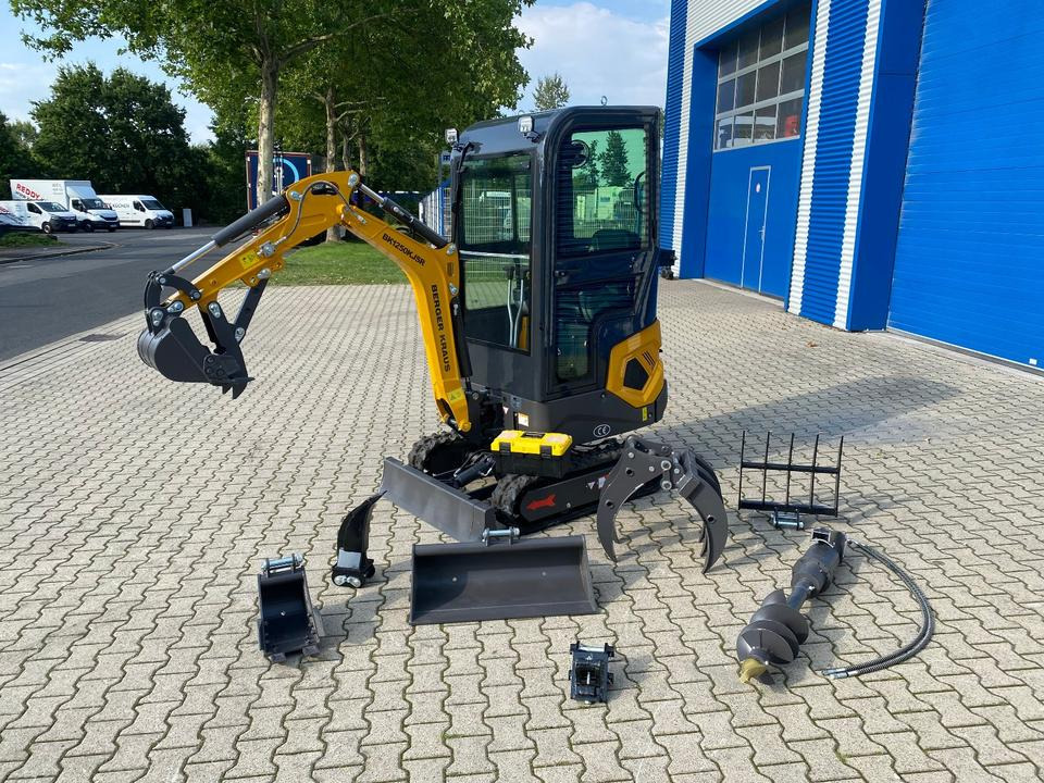 Minibagger BK1250KJSR inkl. kleinem Zubehörpaket *INKL.19% MWST*BERGER KRAUS*KUBOTA* VERSTELLFAHRWERK*SOFORT!* - Мини-экскаватор: фото 1 Minibagger BK1250KJSR inkl. kleinem Zubehörpaket *INKL.19% MWST*BERGER KRAUS*KUBOTA* VERSTELLFAHRWERK*SOFORT!* - Мини-экскаватор: фото 1