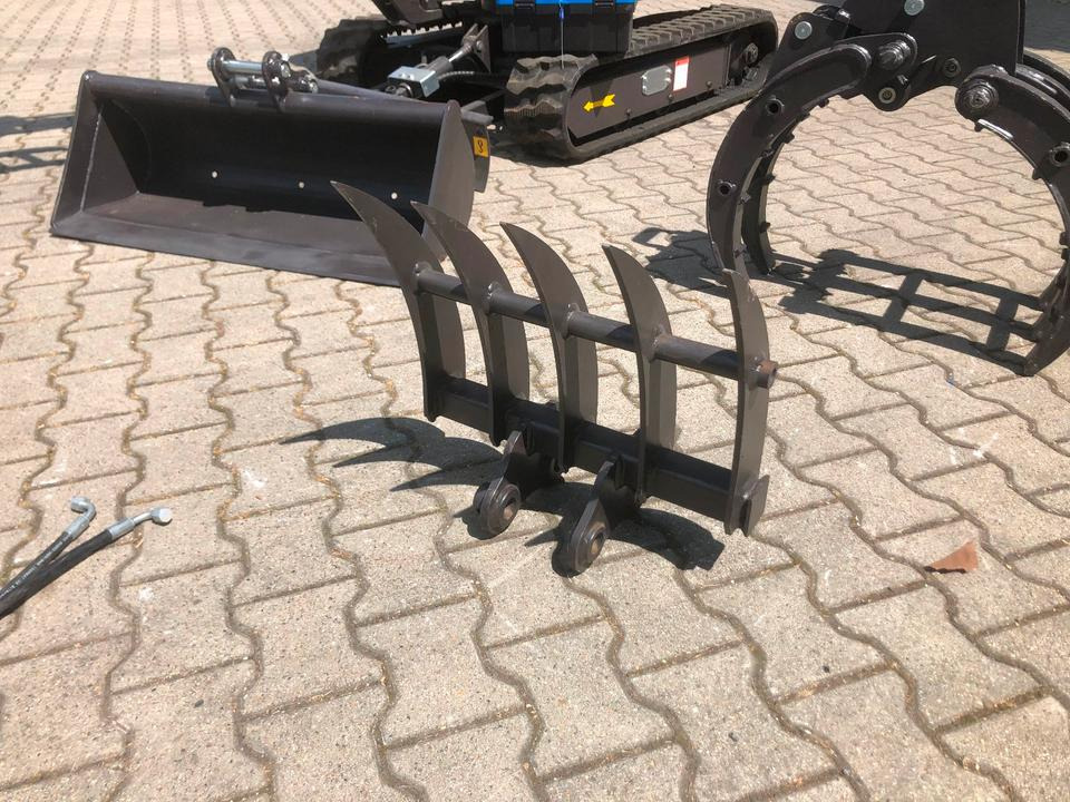 Мини-экскаватор Minibagger BK1700JS + Zubehör *INKL.19% MWST*BERGER KRAUS*KUBOTA*JOYST*SOFORT!: фото 7 Мини-экскаватор Minibagger BK1700JS + Zubehör *INKL.19% MWST*BERGER KRAUS*KUBOTA*JOYST*SOFORT!: фото 7