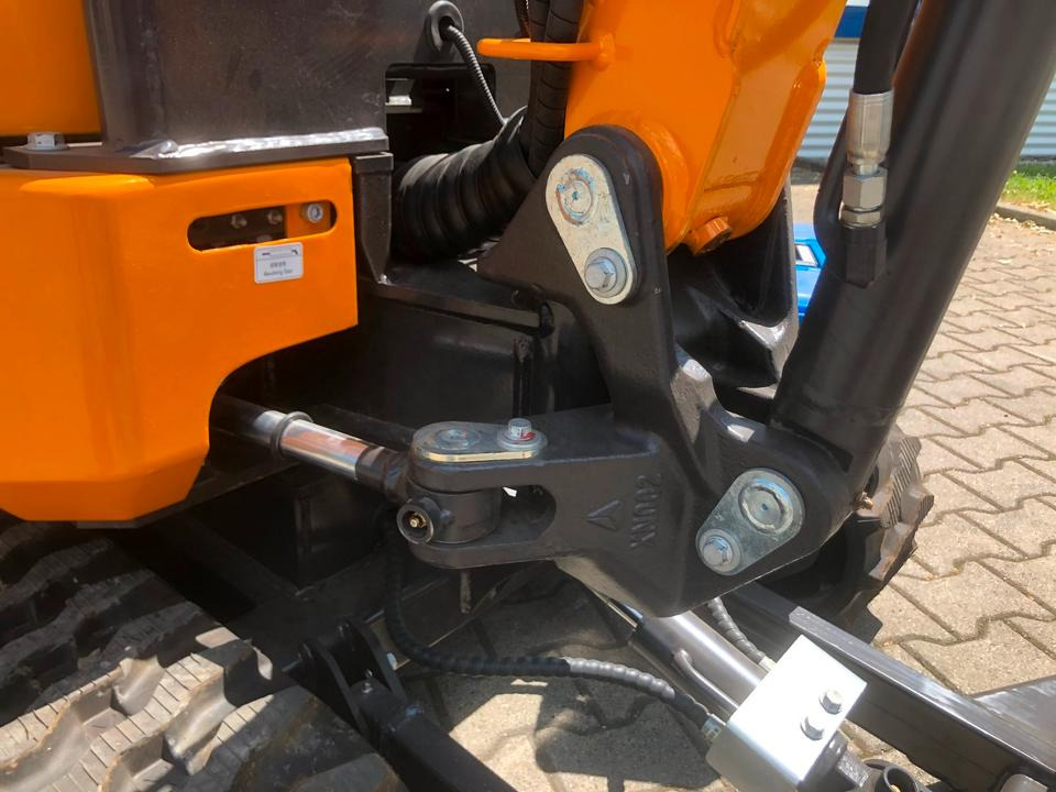 Мини-экскаватор Minibagger BK1700JS + Zubehör *INKL.19% MWST*BERGER KRAUS*KUBOTA*JOYST*SOFORT!: фото 15 Мини-экскаватор Minibagger BK1700JS + Zubehör *INKL.19% MWST*BERGER KRAUS*KUBOTA*JOYST*SOFORT!: фото 15