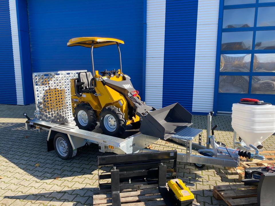 Radlader/Mini-Radlader BK360SW inkl. Tieflader und Winter-Komplettpaket *INKL.19% MWST*BERGER KRAUS*B&S MOTOR*SOFORT!* - Компактный фронтальный погрузчик, Прицеп: фото 4 Radlader/Mini-Radlader BK360SW inkl. Tieflader und Winter-Komplettpaket *INKL.19% MWST*BERGER KRAUS*B&S MOTOR*SOFORT!* - Компактный фронтальный погрузчик, Прицеп: фото 4