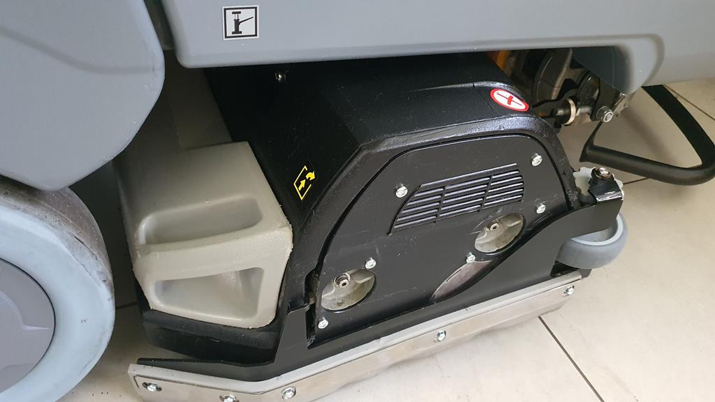 Поломоечная машина KÄRCHER B 90 R Classic Bp Pack: фото 12 Поломоечная машина KÄRCHER B 90 R Classic Bp Pack: фото 12