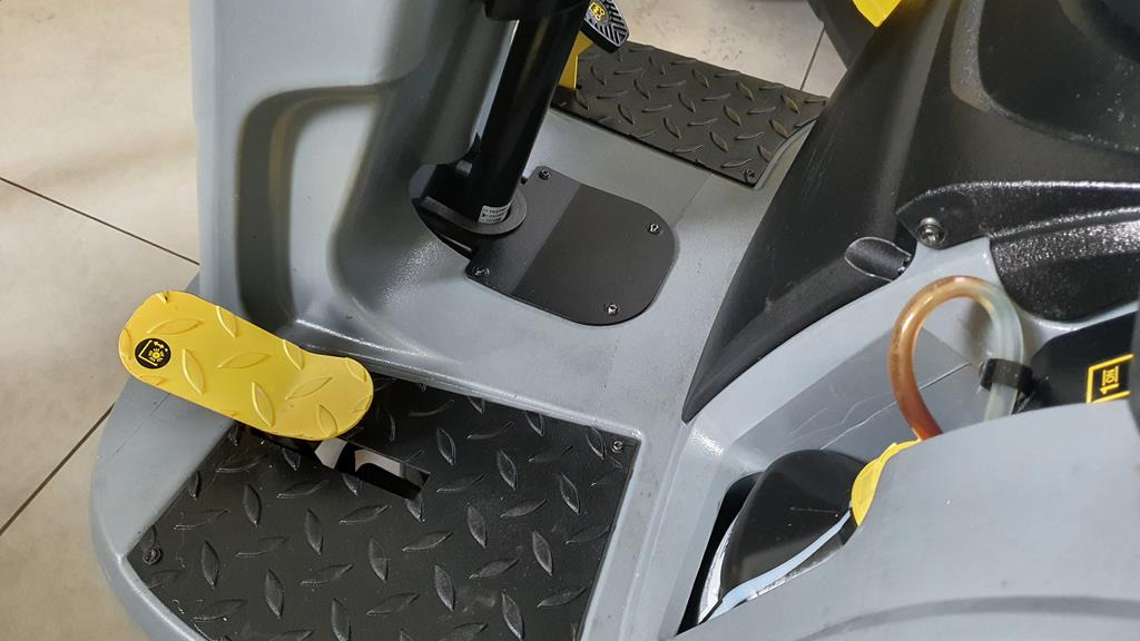 Поломоечная машина KÄRCHER B 90 R Classic Bp Pack: фото 11 Поломоечная машина KÄRCHER B 90 R Classic Bp Pack: фото 11